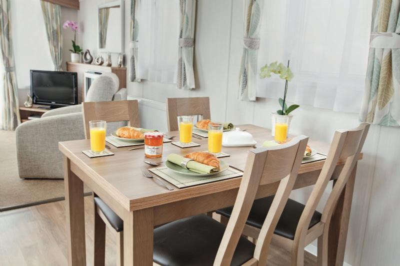 Heavenly Haven Hotel Lymington Buitenkant foto